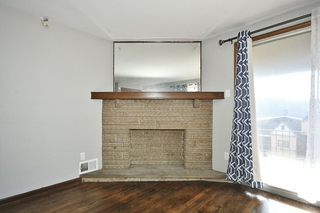 Foto del edificio - Charming 3-Bedroom Ranch in North Braddock...