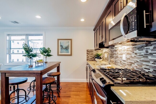 Foto del edificio - 108 Maverick St