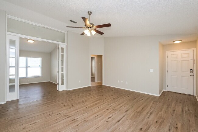 Foto del edificio - 8749 Morrison Oaks Ct