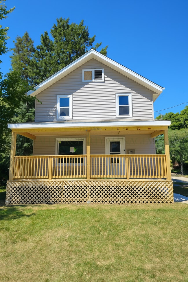 Building Photo - 326 N Independence Ave