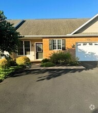 Building Photo - 1131 Royal Ct