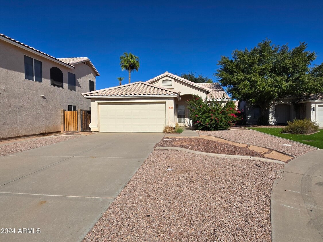 Primary Photo - 27 N Pueblo St