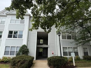 Building Photo - 2600 Camelback Ln