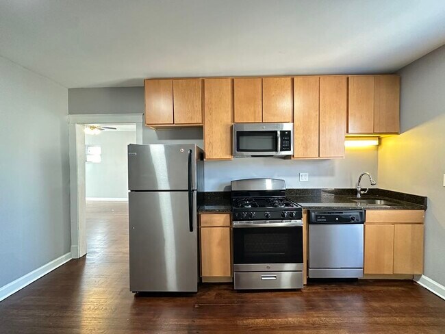 Foto del edificio - 3604 W Sunnyside Ave