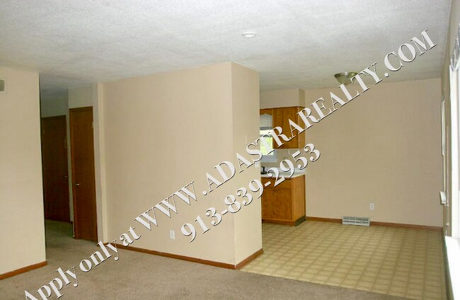 Building Photo - Charming 2 Bed 1 Bath Duplex in Independen...