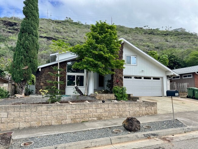 Building Photo - 4/3/2 Home located in Hawaii Kai