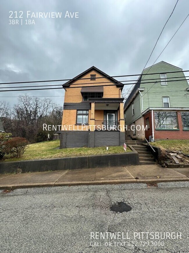 Building Photo - Three Bedroom Home in East Pittsburgh