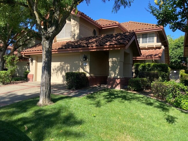 Building Photo - American River Canyon Folsom - 3 Bdrm, 3 Bath in gated community