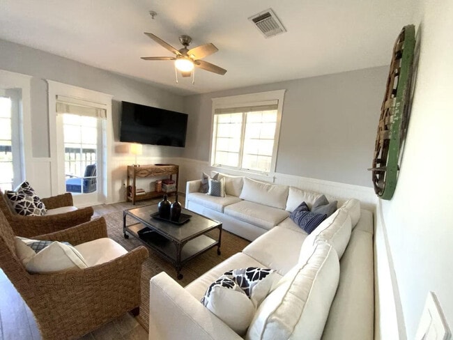 Building Photo - 122 Georgetown Ave