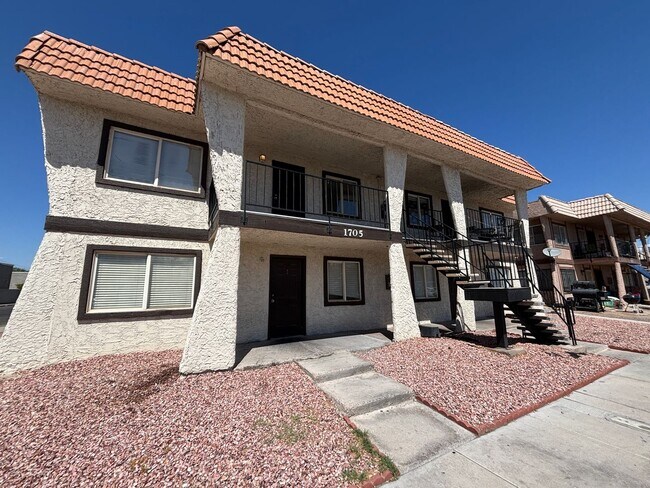 Foto del edificio - 1705 Breckenwood Ct