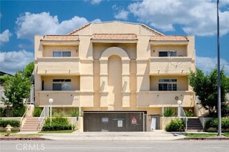 Building Photo - 13801 Oxnard St