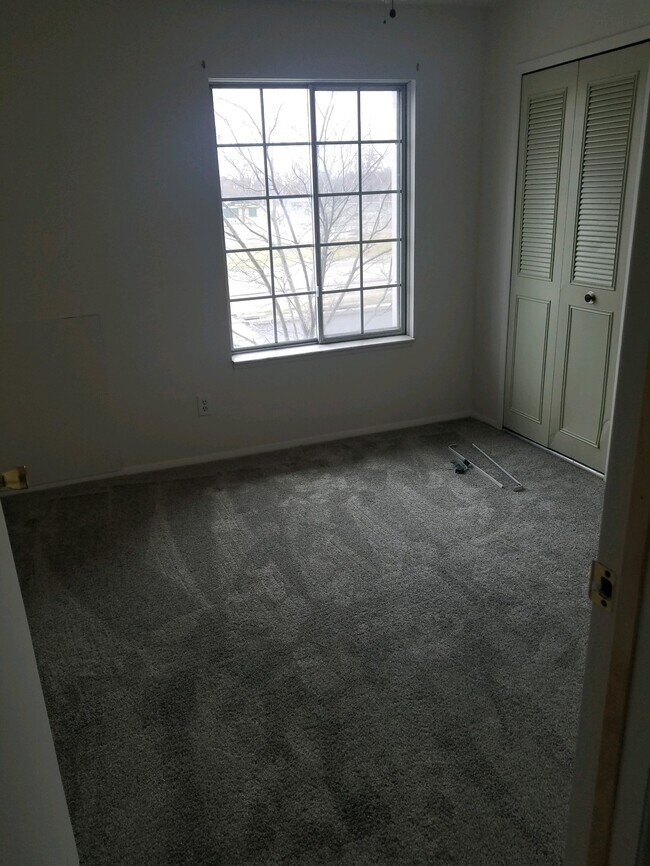 Bedroom 1 - 311 W Highland Rd