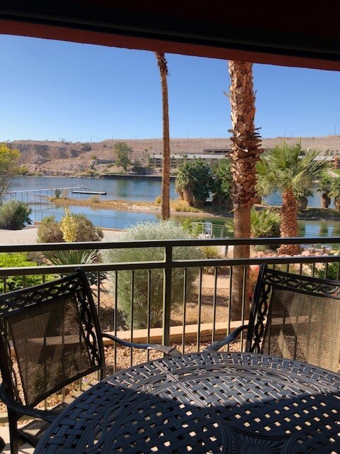 Foto del edificio - 251 Moser Ave