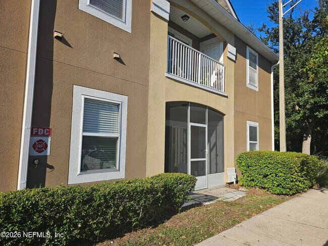 Foto del edificio - 6935 Ortega Woods Dr