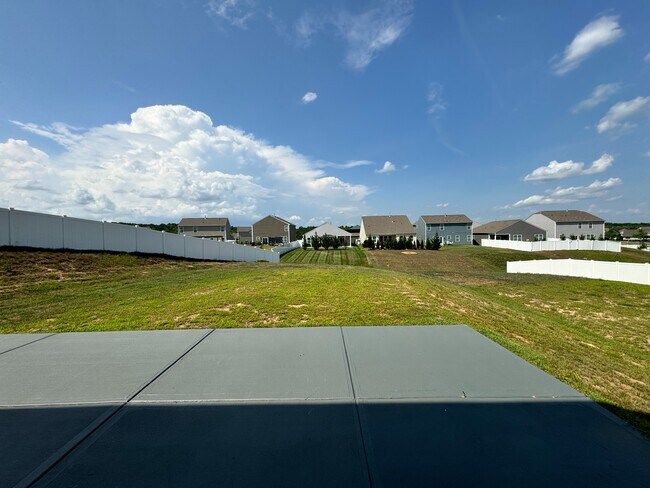 Foto del edificio - 159 Cherry Birch St