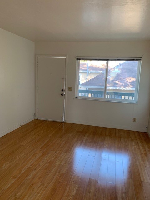 Primary Photo - 150 Oak Ave