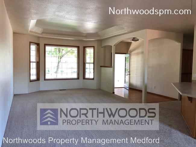Building Photo - 3 br, 2 bath House - 1857 Northwood Dr