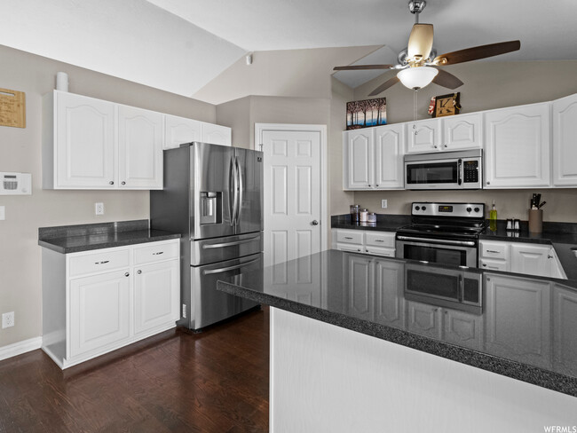 Building Photo - 1568 S 2600 W