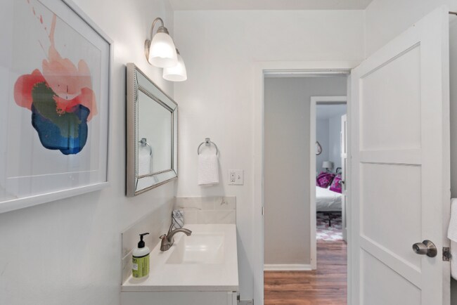 Building Photo - 3110 E 24th St