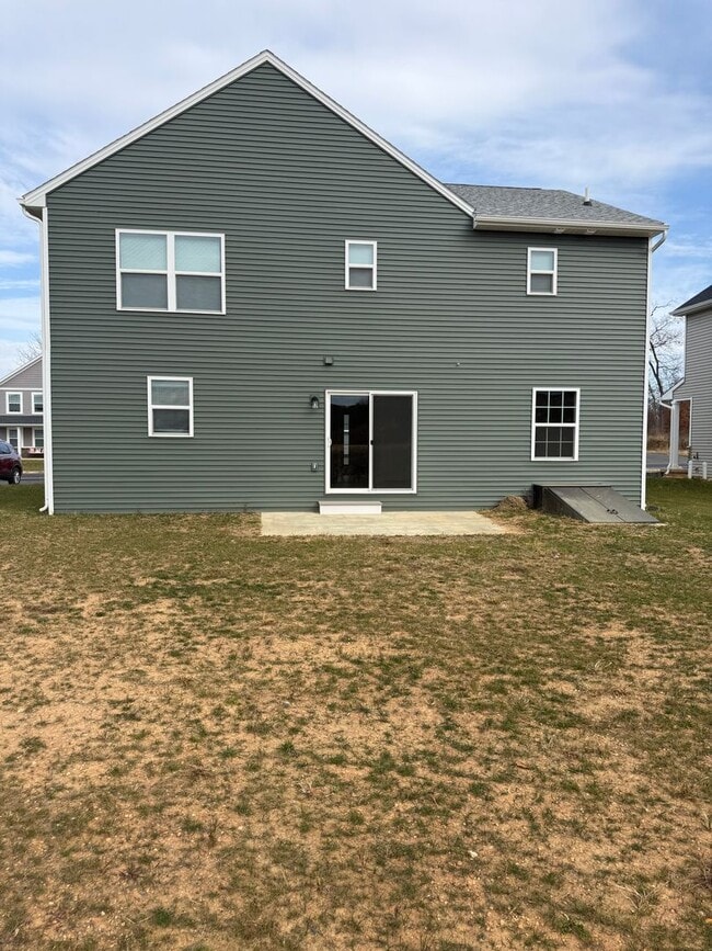 Building Photo - 243 Woodridge Dr