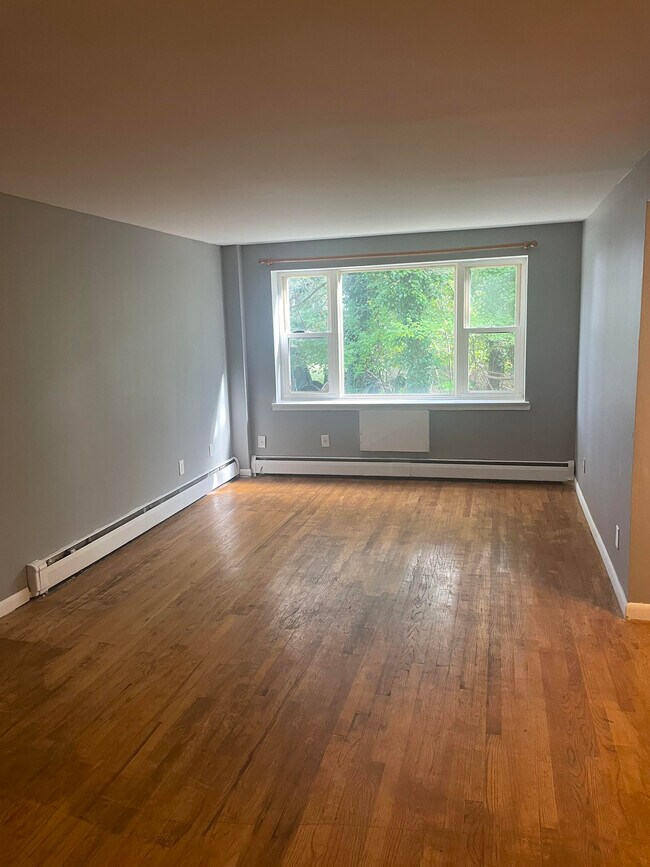 Foto del edificio - 70 Farmington Ave