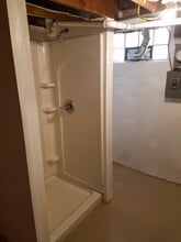 Building Photo - 1002 W Oakland Ave