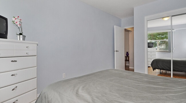 Building Photo - Central Park Terrace (A)