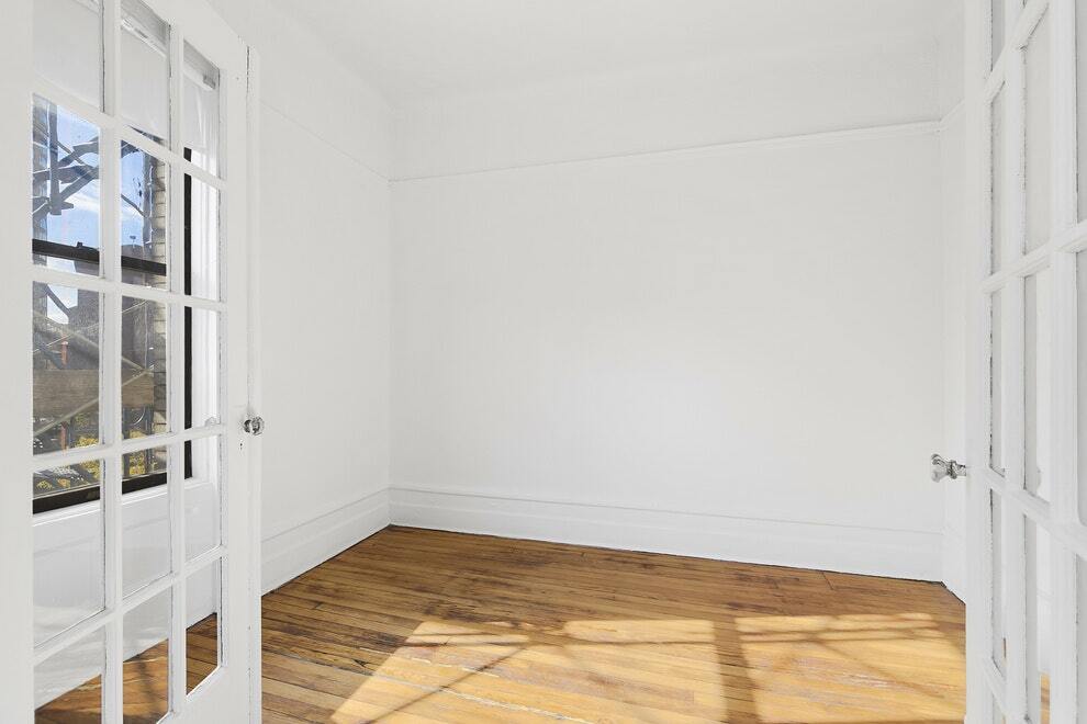 Building Photo - 4 BR Near Central Park