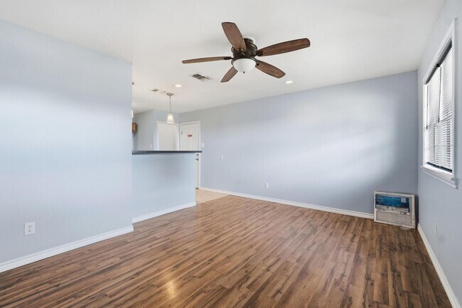 Foto del edificio - 1741 Pasadena Dr