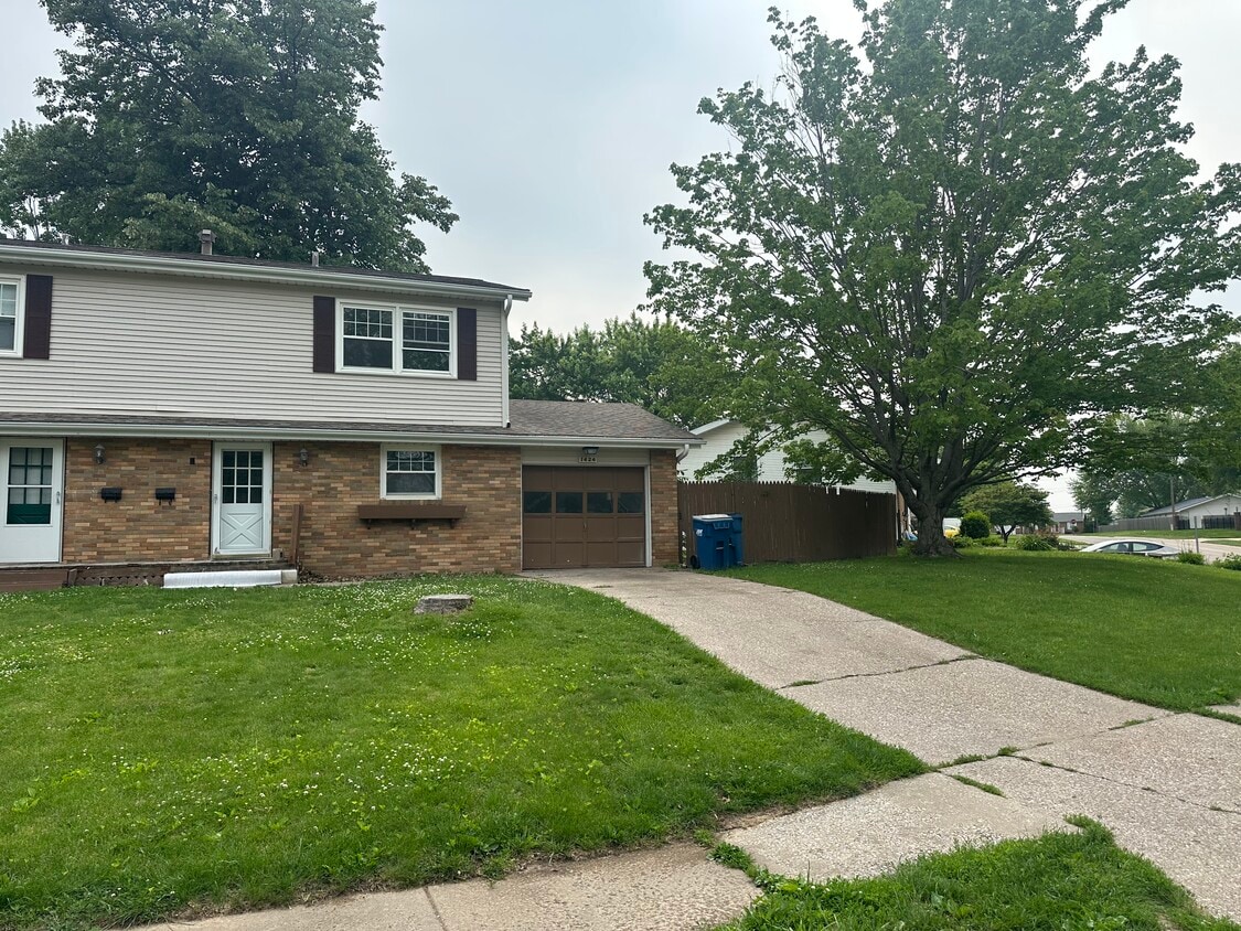 Primary Photo - 1424 18th Ave