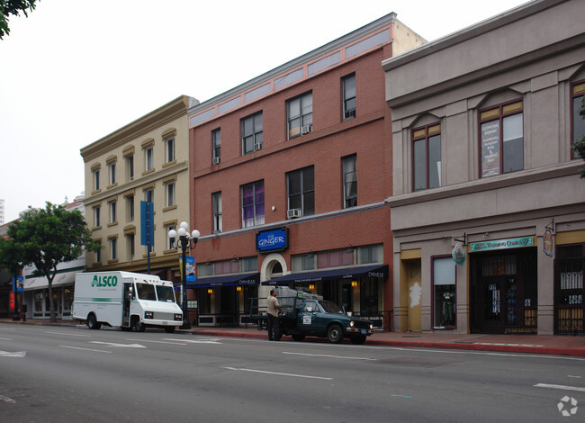 Building Photo - 715-719 4th Ave