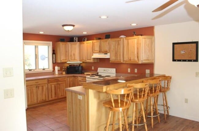 Building Photo - Long Term Rental Meredith, NH