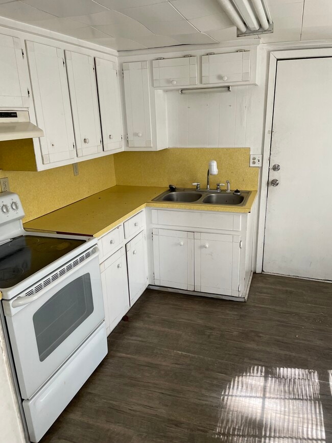 Foto del edificio - 1212 E Highland Ave