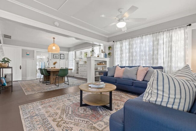 Building Photo - 520 22nd St W