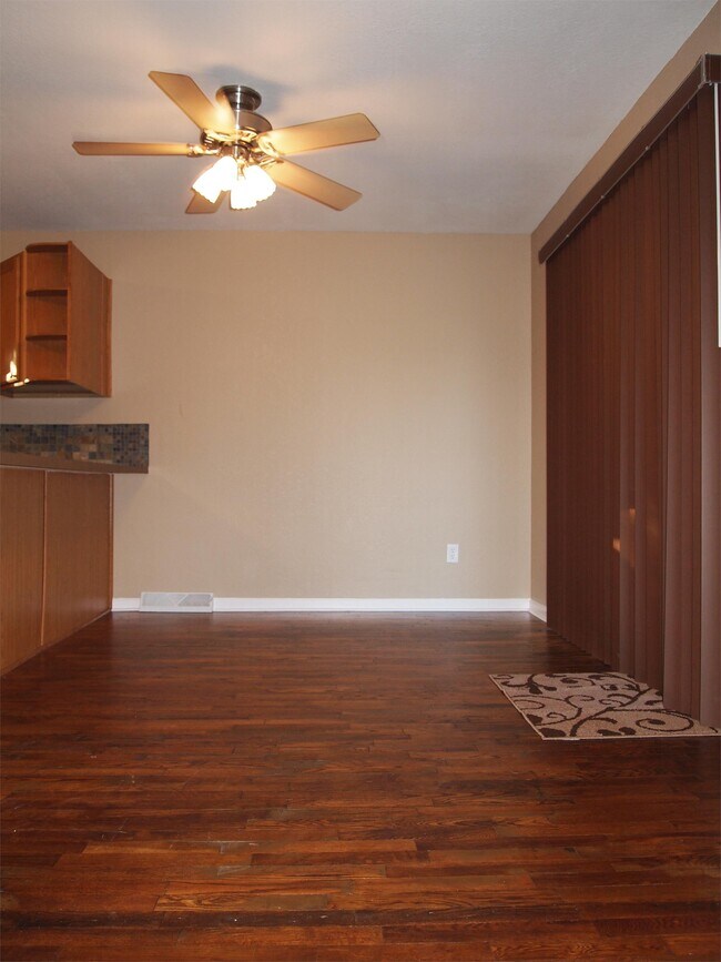 Foto del edificio - 10600 Church Rd