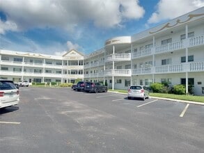 Building Photo - 2428 Columbia Dr