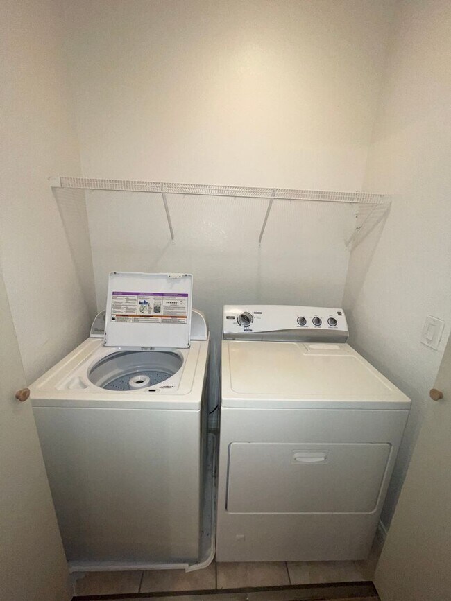 Foto del edificio - Delightful 2 Bedroom 2 Bathroom Townhouse!