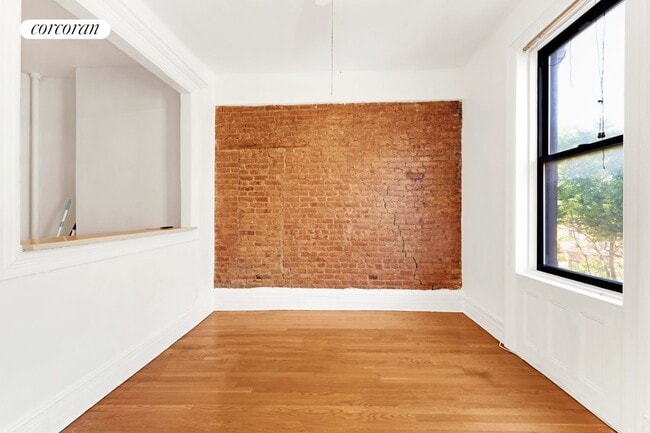 Building Photo - 192 Bleecker St