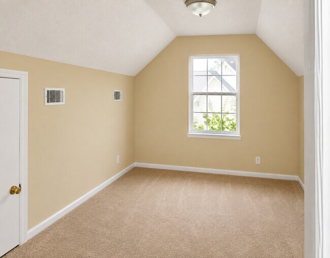 Foto del edificio - 139 Laurelwood Dr