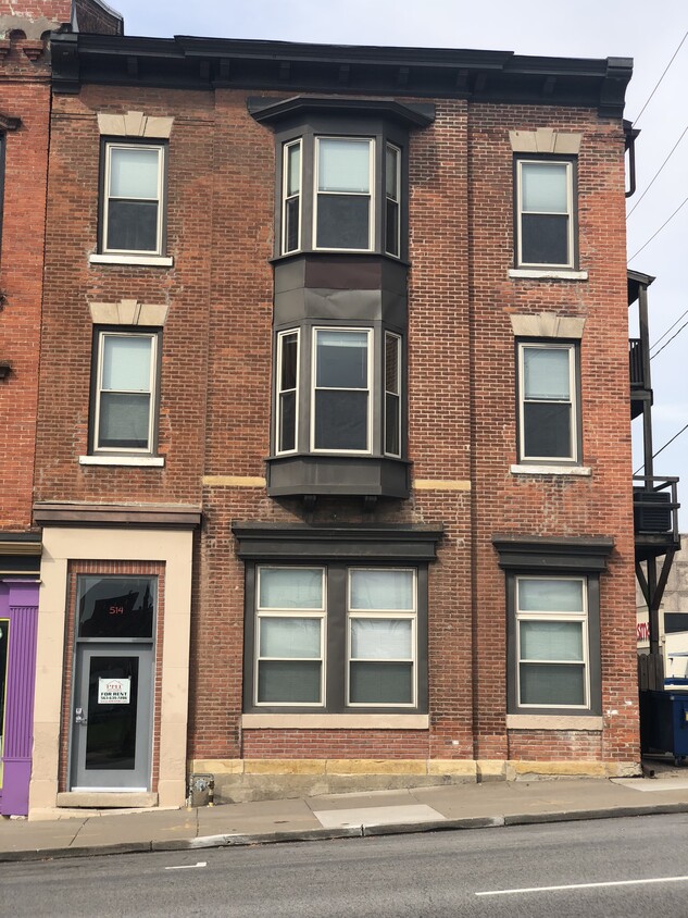 Primary Photo - 514 Brady St