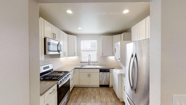 Building Photo - 1532 Tyler St