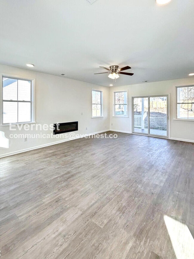 Foto del edificio - 1372 Robins Nest Drive