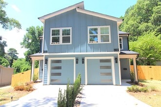 Building Photo - 2823 Coronet Way