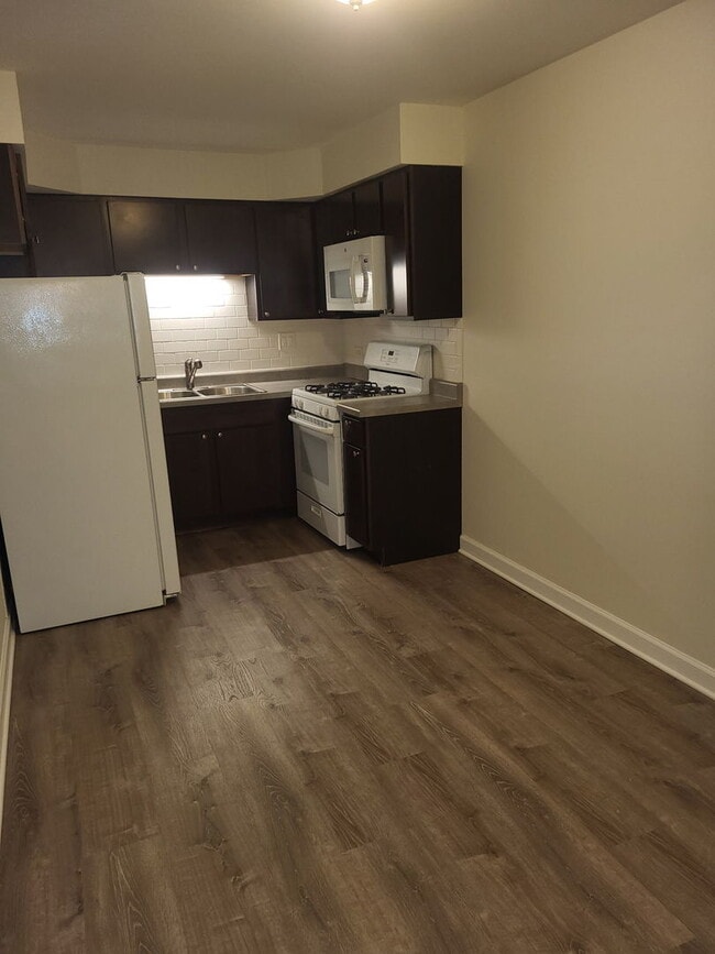 Building Photo - 1039 College Ave