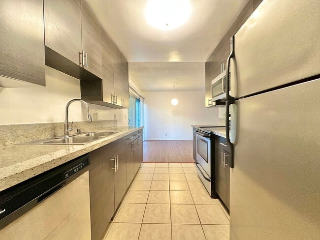 Building Photo - 919 N Alfred St