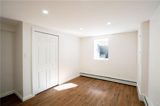 Foto del edificio - 10 S Locust Ave