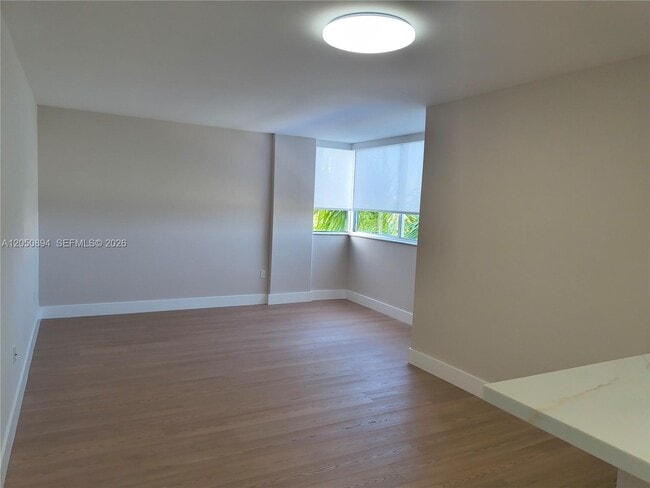 Foto del edificio - 2400 SW 3rd Ave