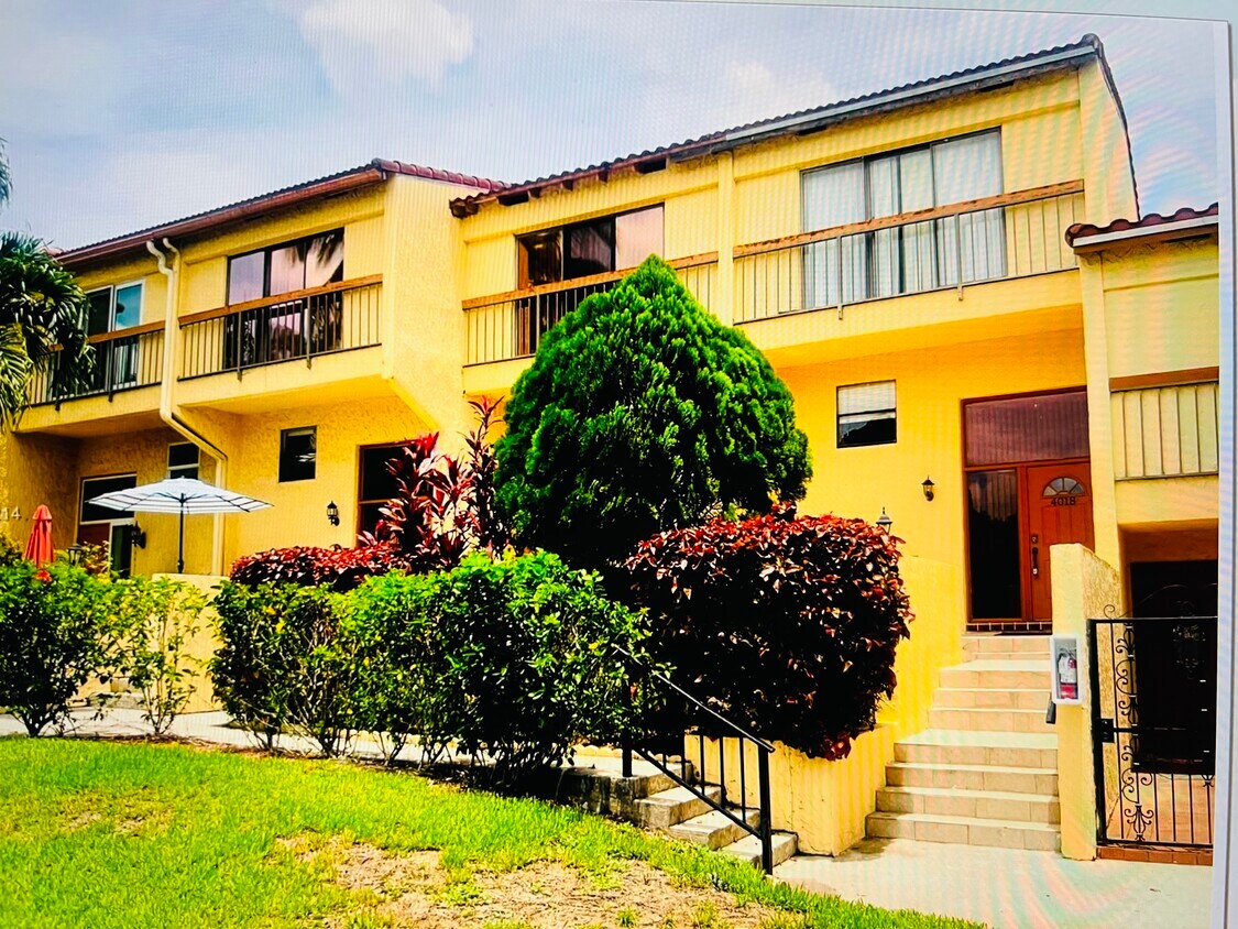 7795 Grande St, Sunrise, FL 33351 Townhome Rentals in Sunrise FL