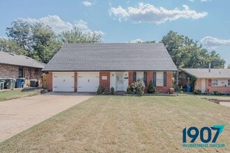 Building Photo - 616 Redstone Ave