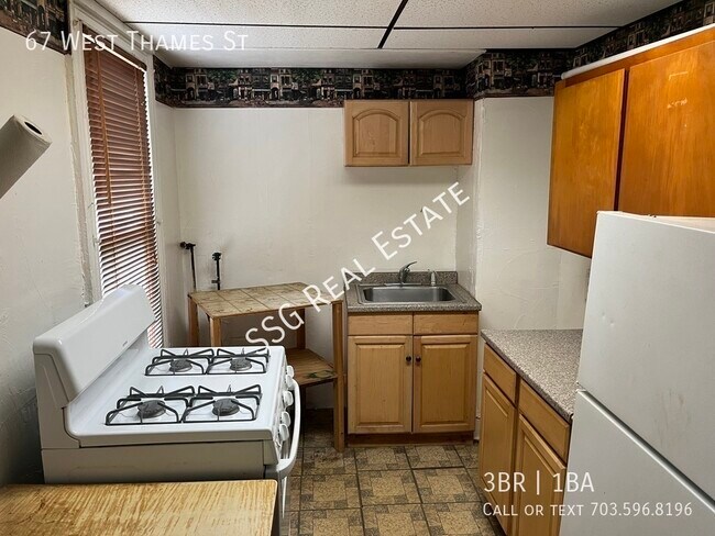 Building Photo - 3 Bed Colonial 2 Miles from Mohegan sun an...